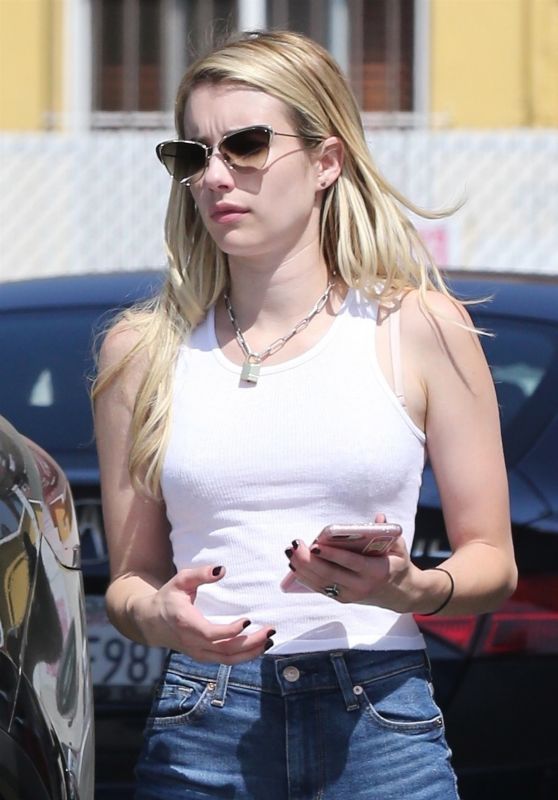 Emma Roberts - Stops for Some Gas in LA 09/11/2018
