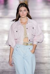 Grace Elizabeth - Walks Alberta Ferretti Show at Milan Fashion Week 09/19/2018