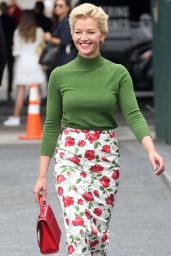 Gretchen Mol - Arriving to Michael Kors Fashion Show in New York 09/12/2018