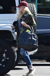 Gwen Stefani Street Style - Beverly Hills 09/24/2018