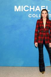 Hailee Steinfeld – Michael Kors Collection Spring 2019 Fashion Show 09/11/2018