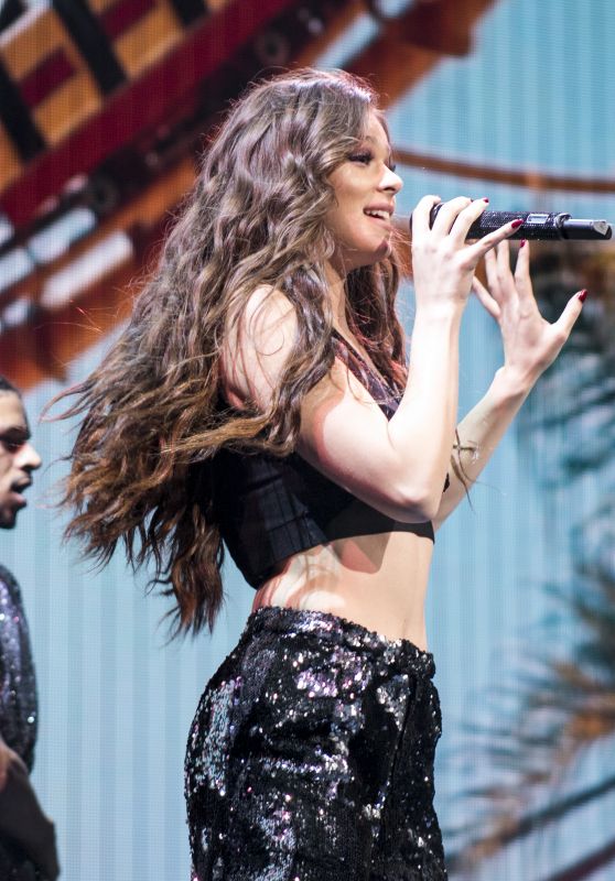 Hailee Steinfeld - Voicenotes Tour in Tampa