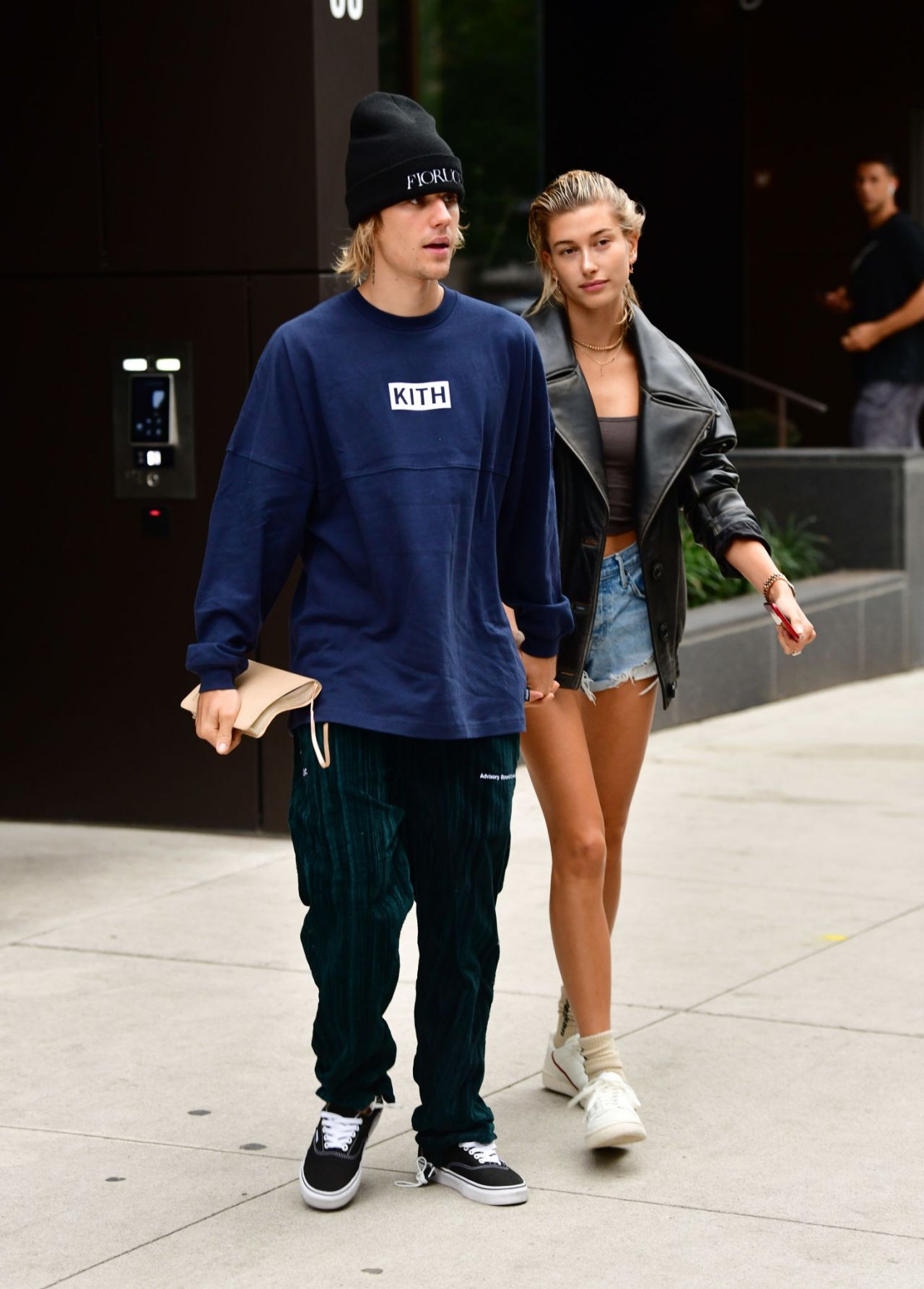 hailey-baldwin-and-justin-bieber-obtained-their-marriage-license-in-nyc-09-14-2018-4.jpg