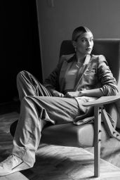 Hailey Baldwin - Coveteur September 2018