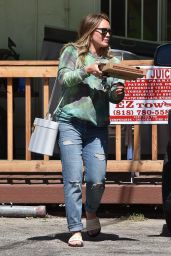 Hilary Duff - Getting Pizza in Studio City 09/09/2018