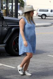 Hilary Duff Shows Off Her Growing Baby Bump - Alfred