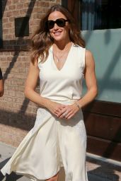 Jennifer Garner in a White Dress - New York City 09/05/2018