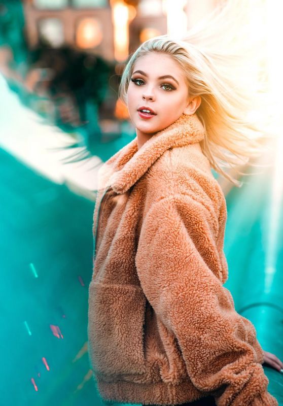 Jordyn Jones - Personal Pics 09/20/2018