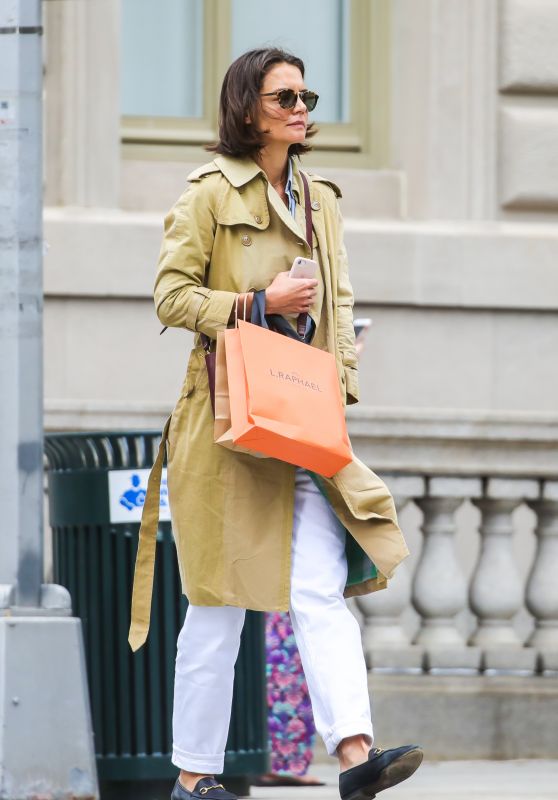 Katie Holmes in a Trench Coat - Madison Avenue in New York 09/24/2018