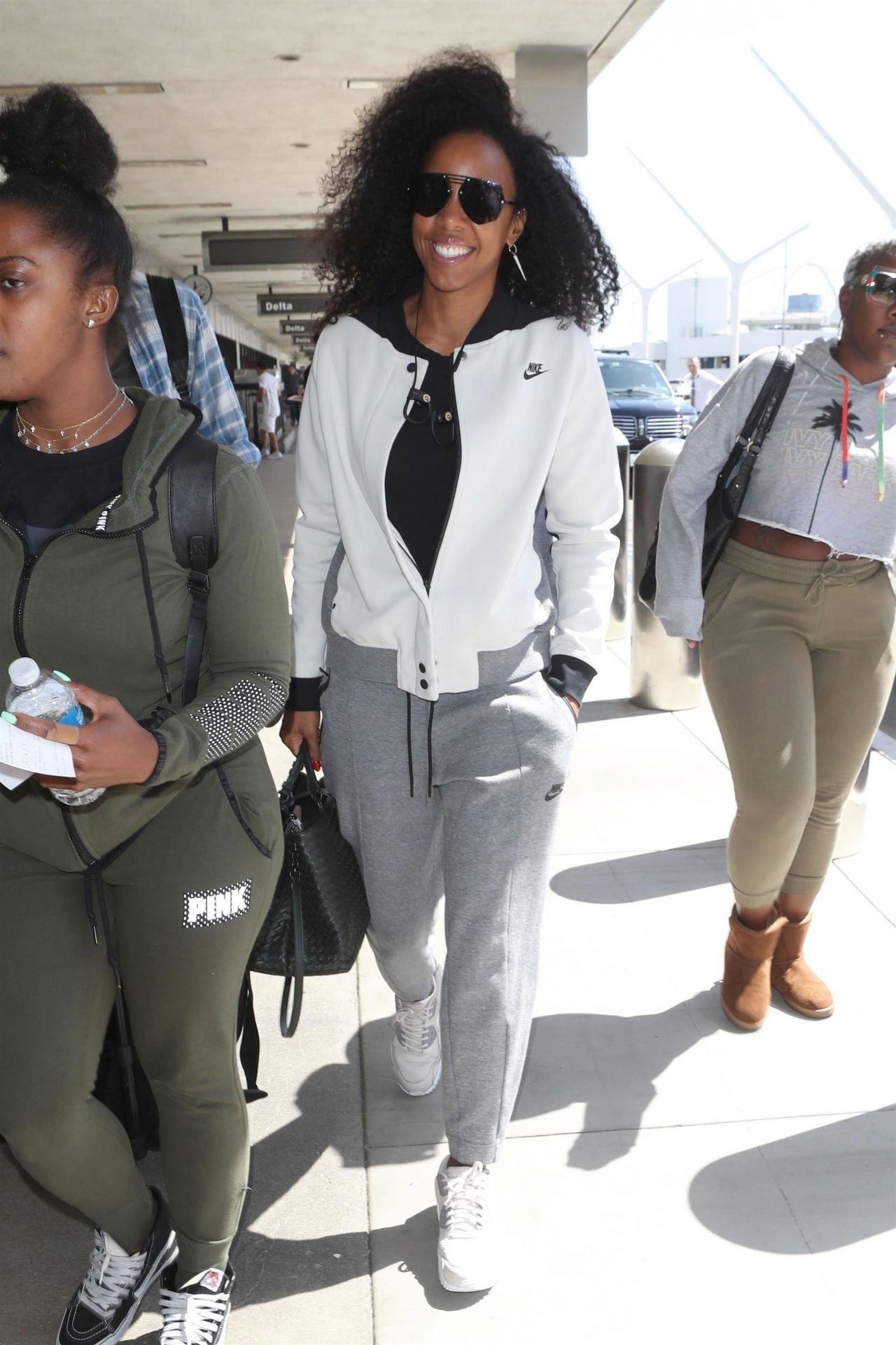 Kelly Rowland in a Nike Sweatsuit - Catches a Flight Out of LA 09/19 ...