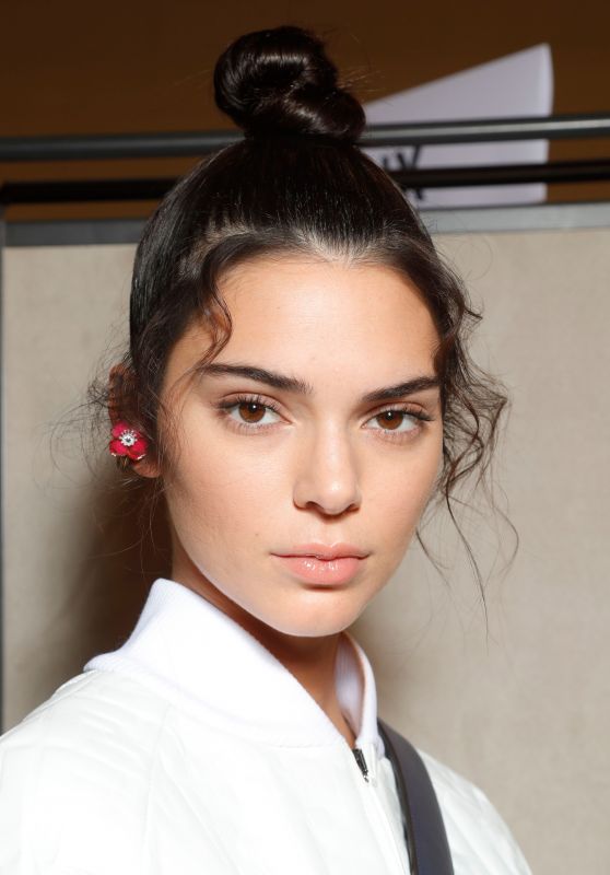 Kendall Jenner - Backstage at the Fendi Show in Milan 09/20/2018