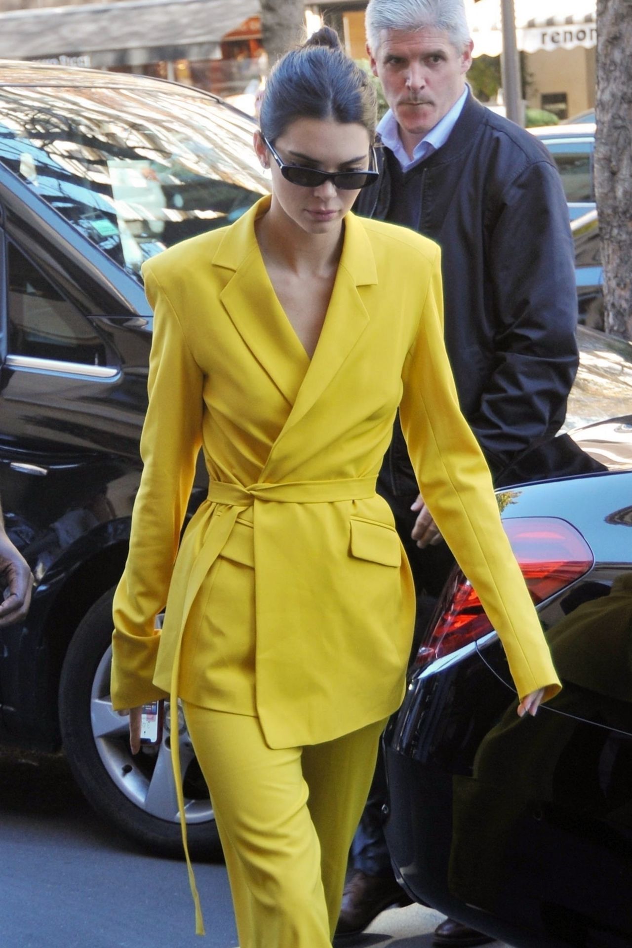 Kendall Jenner in All Yellow Leaves Restaurant L'Avenue in Paris 09/26 ...