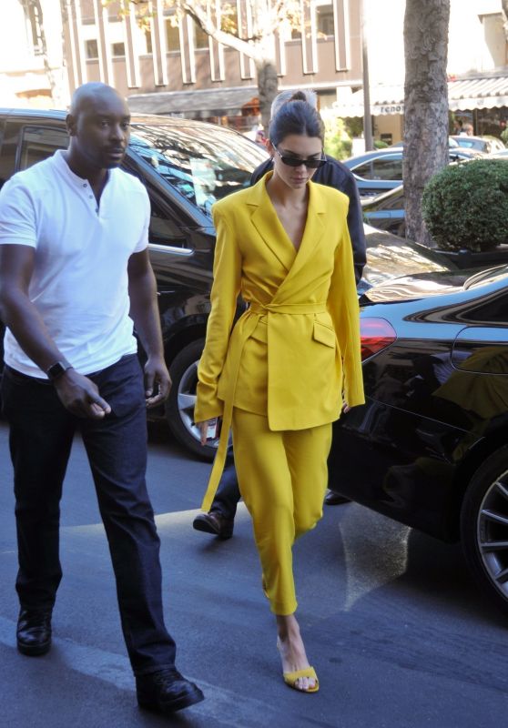 Kendall Jenner in All Yellow Leaves Restaurant L
