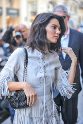 Kendall Jenner - Outside the Four Seasons George V Hotel in Paris 09/11/2018