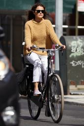 Keri Russell - Going for a Bicycle Ride in Brooklyn 09/24/2018