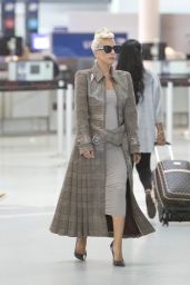 Lady Gaga - Arriving at the Toronto Airport 09/10/2018