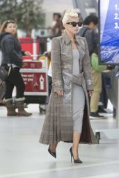 Lady Gaga - Arriving at the Toronto Airport 09/10/2018