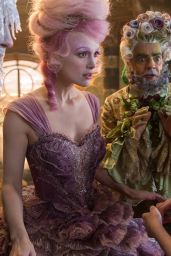 Mackenzie Foy - "The Nutcracker and the Four Realms"Photos and Posters (2018)
