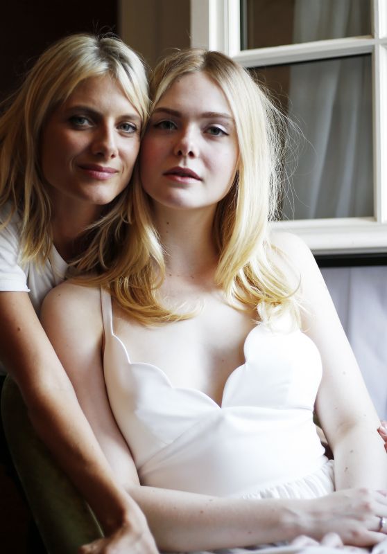 Mélanie Laurent and Elle Fanning - "Galveston" Photocall Portraits in Deauville