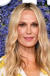 Molly Sims - Palisades Village Opening in Los Angeles