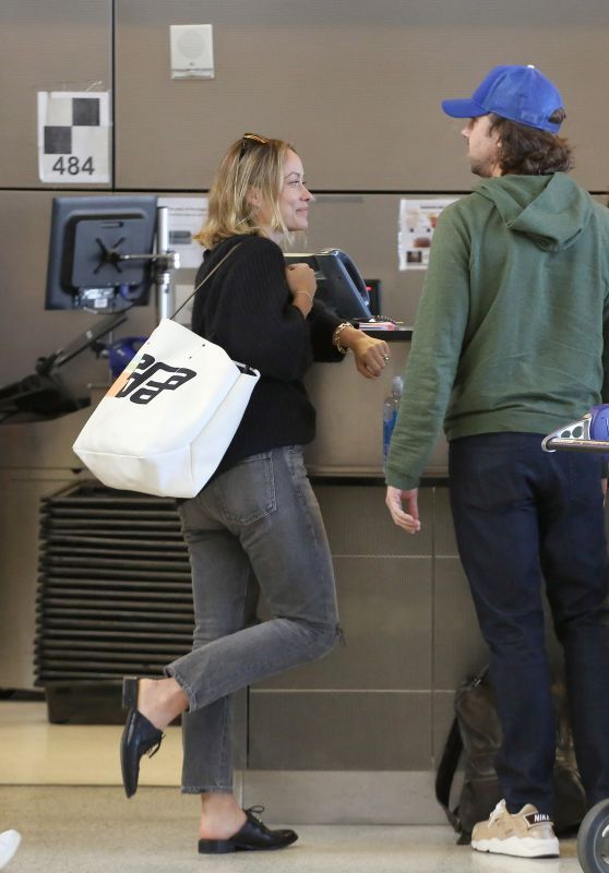 Olivia Wilde and Jason Sudeikis - LAX Airport in LA 09/27/2018