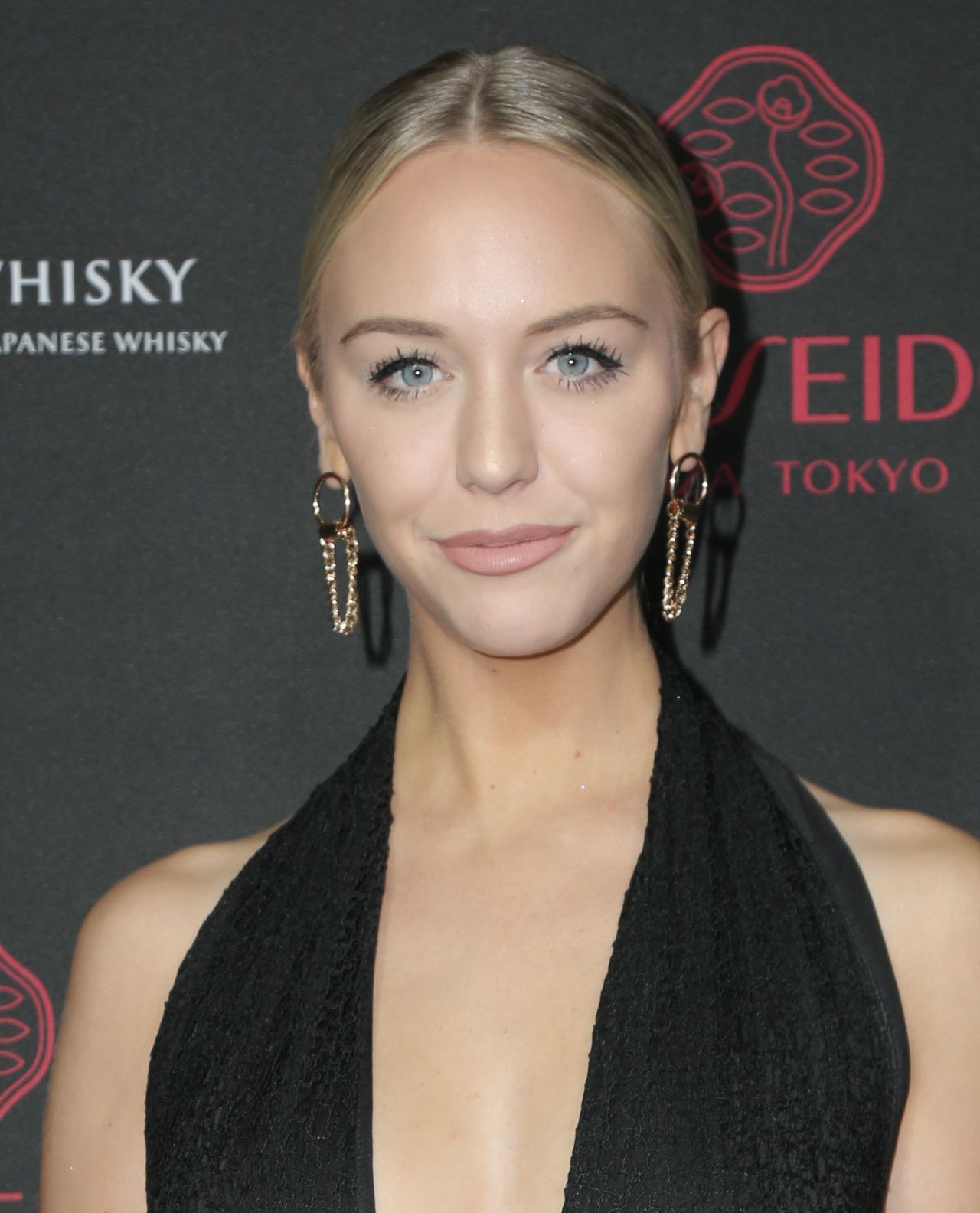 Paige Mobley – Shiseido Makeup Launch in LA 09/25/2018 • CelebMafia