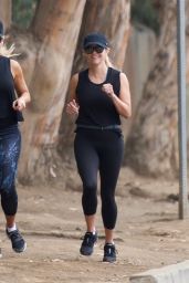 Reese Witherspoon - Morning Jog in LA 09/01/2018