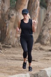 Reese Witherspoon - Morning Jog in LA 09/01/2018