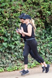 Reese Witherspoon - Morning Jog in LA 09/01/2018