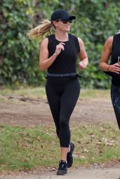 Reese Witherspoon - Morning Jog in LA 09/01/2018