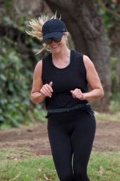 Reese Witherspoon - Morning Jog in LA 09/01/2018