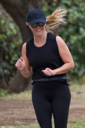 Reese Witherspoon - Morning Jog in LA 09/01/2018