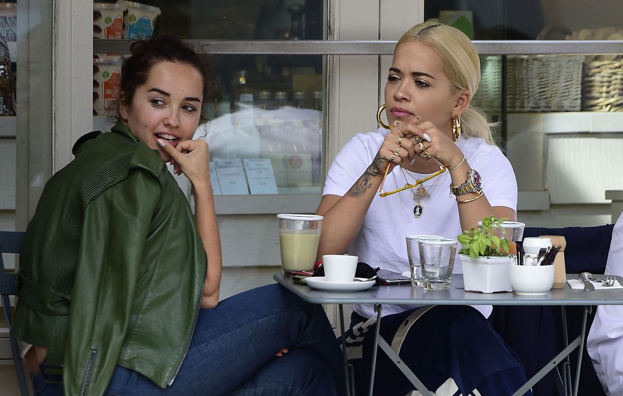 Rita Ora Lunch With Her Sister Elena In London 09102018 • Celebmafia
