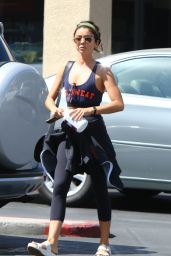 Sarah Hyland in Workout Gear at GNC in LA 08/31/2018