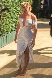 Scarlett Johansson - Arrives on the Gold Carpet at Emmy Awards 2018