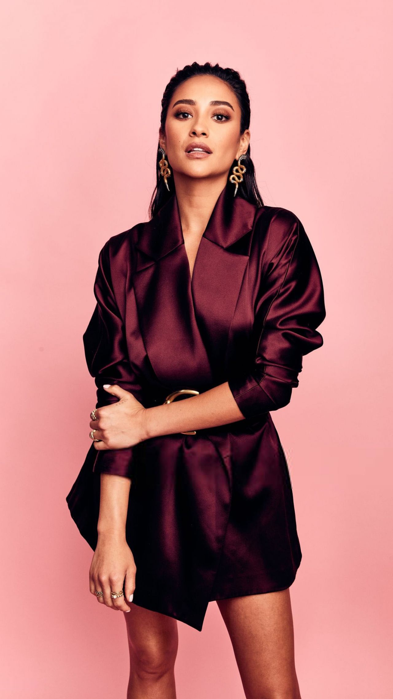 Shay Mitchell Summers Tca Portraits Session 2018 • Celebmafia