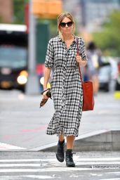 Sienna Miller Casual Style - New York City 09/20/2018