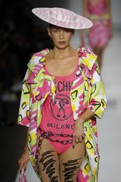 Stella Maxwell Walks Moschino Show at Milan Fashion Week 09/20/2018