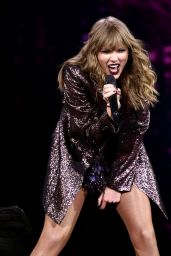 Taylor Swift Performs Live at Reputation Tour in Houston 09/29/2018