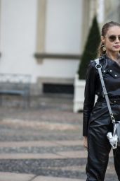 Xenia Tchoumitcheva Street Style - Milan 09/23/2018