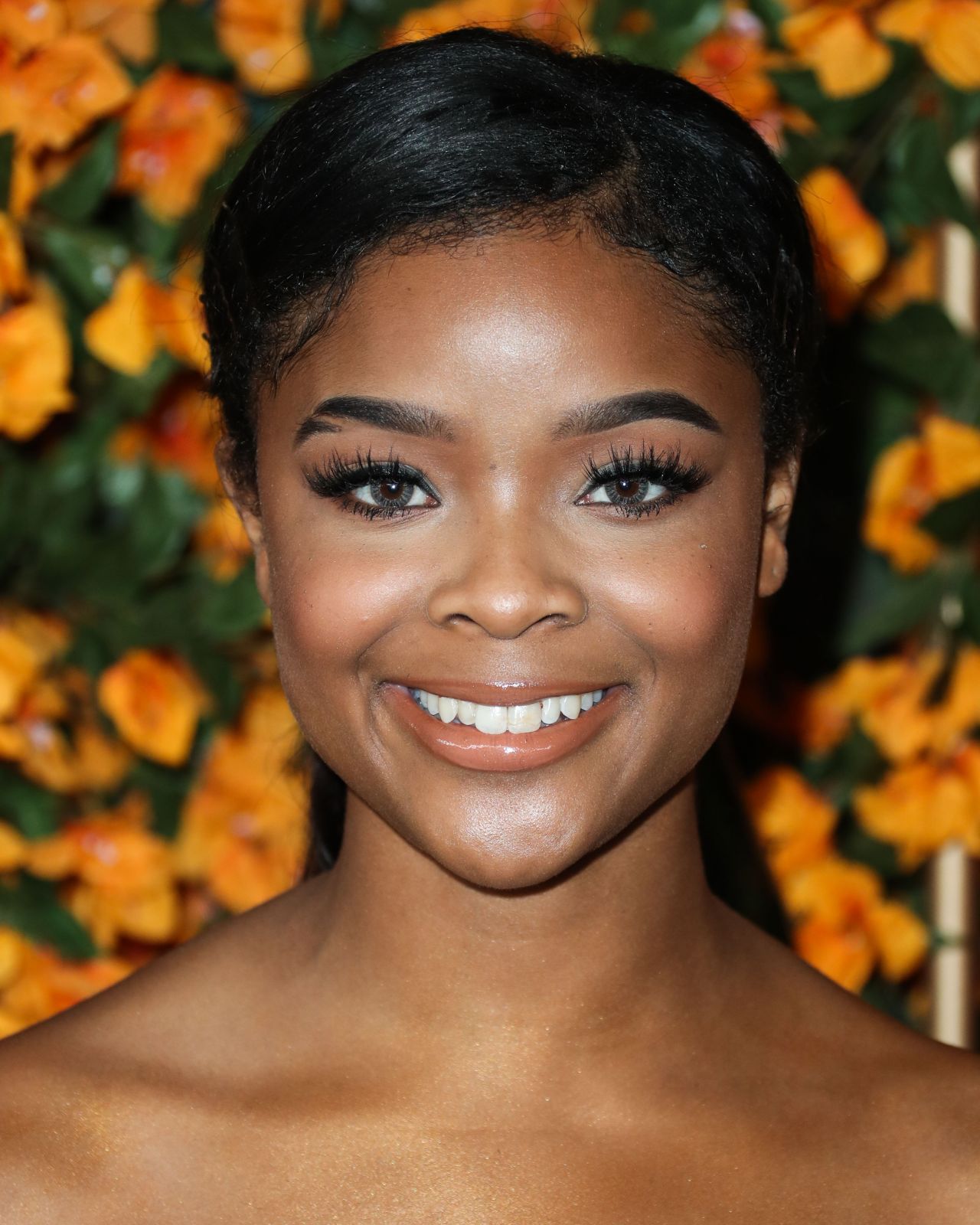 Ajiona alexus eye color