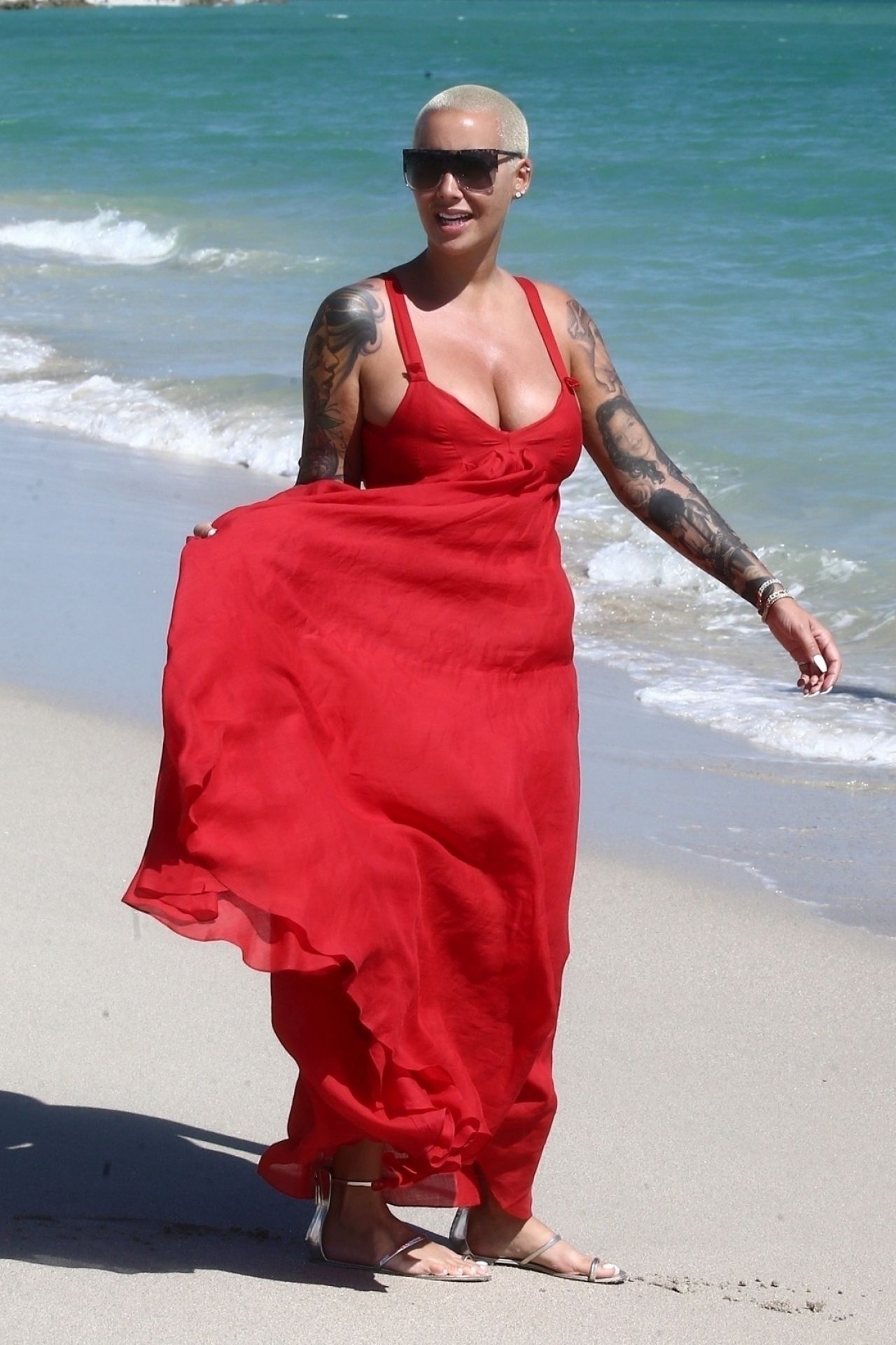Amber Rose On The Beach In Miami 10292018 • Celebmafia 