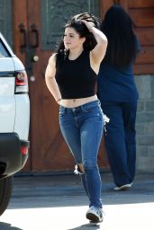Ariel Winter at Sherman Oaks Animal Hospital and Pet Supplies in North Hollywood 10/24/2018