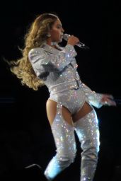 Beyonce Performs Live - "On The Run II Tour" in Vancouver 10/02/2018
