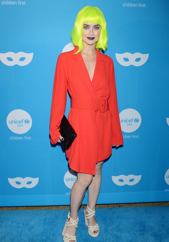 Brooke Lyons – 2018 UNICEF Masquerade Ball in Los Angeles