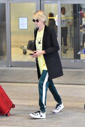 Cara Delevingne - Arriving to LAX Airport in LA 10/03/2018
