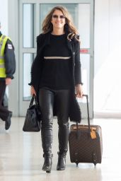 Elizabeth Hurley - Arrives at JFK Airport 10/12/2018