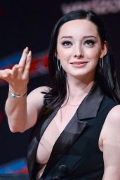 Emma Dumont – “The Gifted” Panel at NYCC 2018