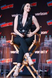 Emma Dumont – “The Gifted” Panel at NYCC 2018