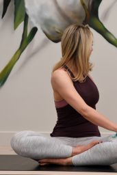 Gemma Merna at a Yoga Class 10/27/2018